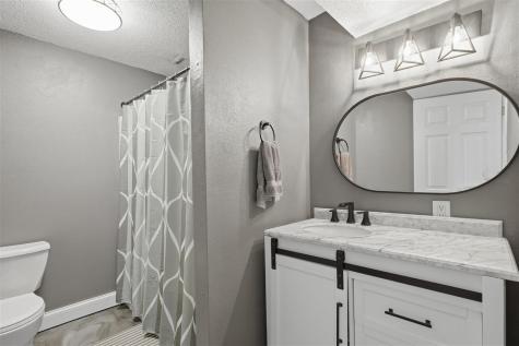 2484 Robbins Court Washington IA 52353