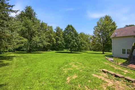 2484 Robbins Court Washington IA 52353