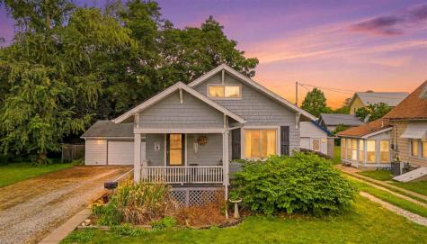 413 S 3rd Avenue Washington IA 52353