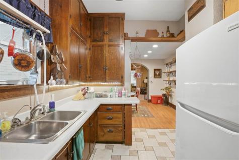 413 S 3rd Avenue Washington IA 52353
