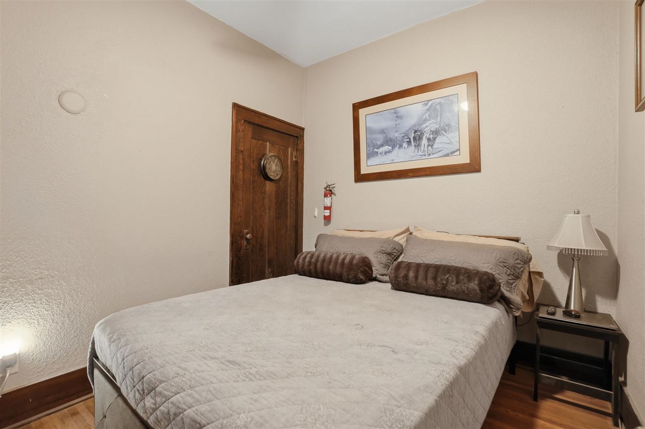 413 S 3rd Avenue Washington IA 52353