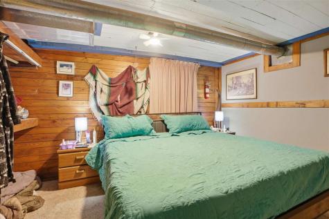 413 S 3rd Avenue Washington IA 52353
