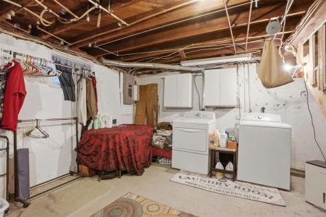 413 S 3rd Avenue Washington IA 52353