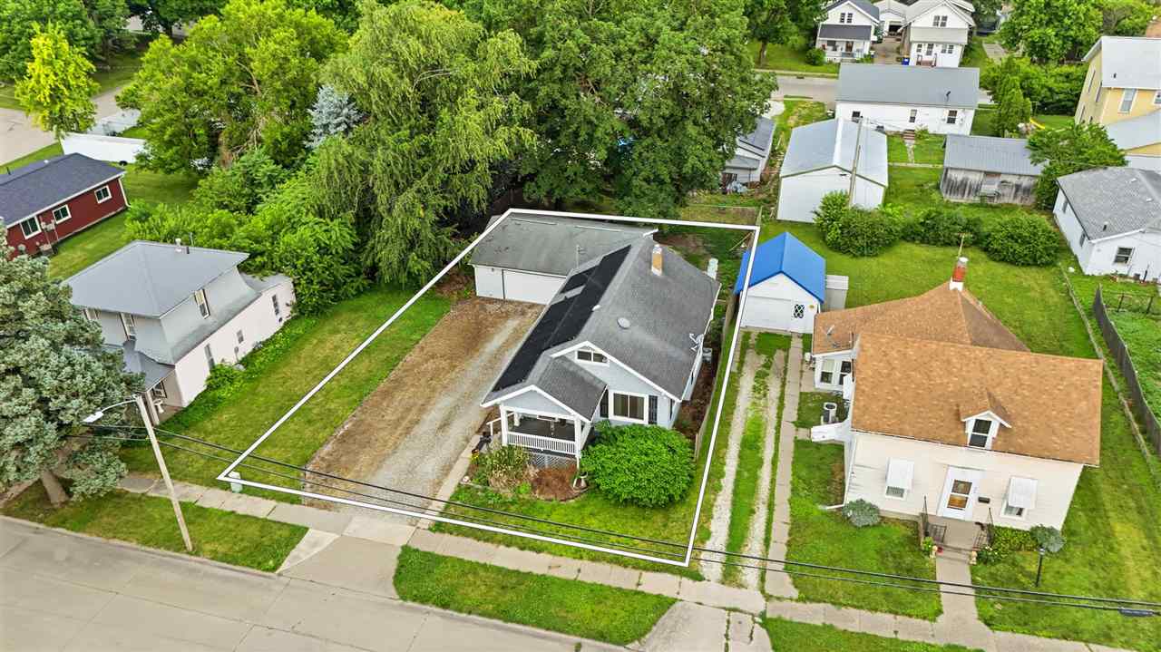 413 S 3rd Avenue Washington IA 52353