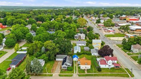 413 S 3rd Avenue Washington IA 52353