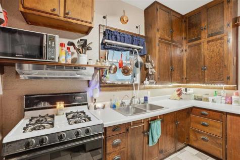 413 S 3rd Avenue Washington IA 52353