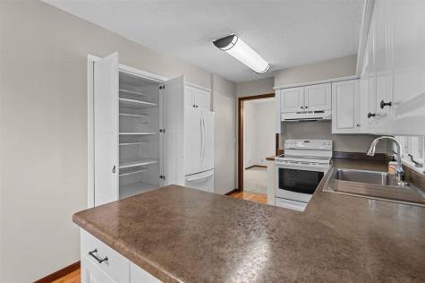 2620 Brookland Drive Cedar Rapids IA 52402