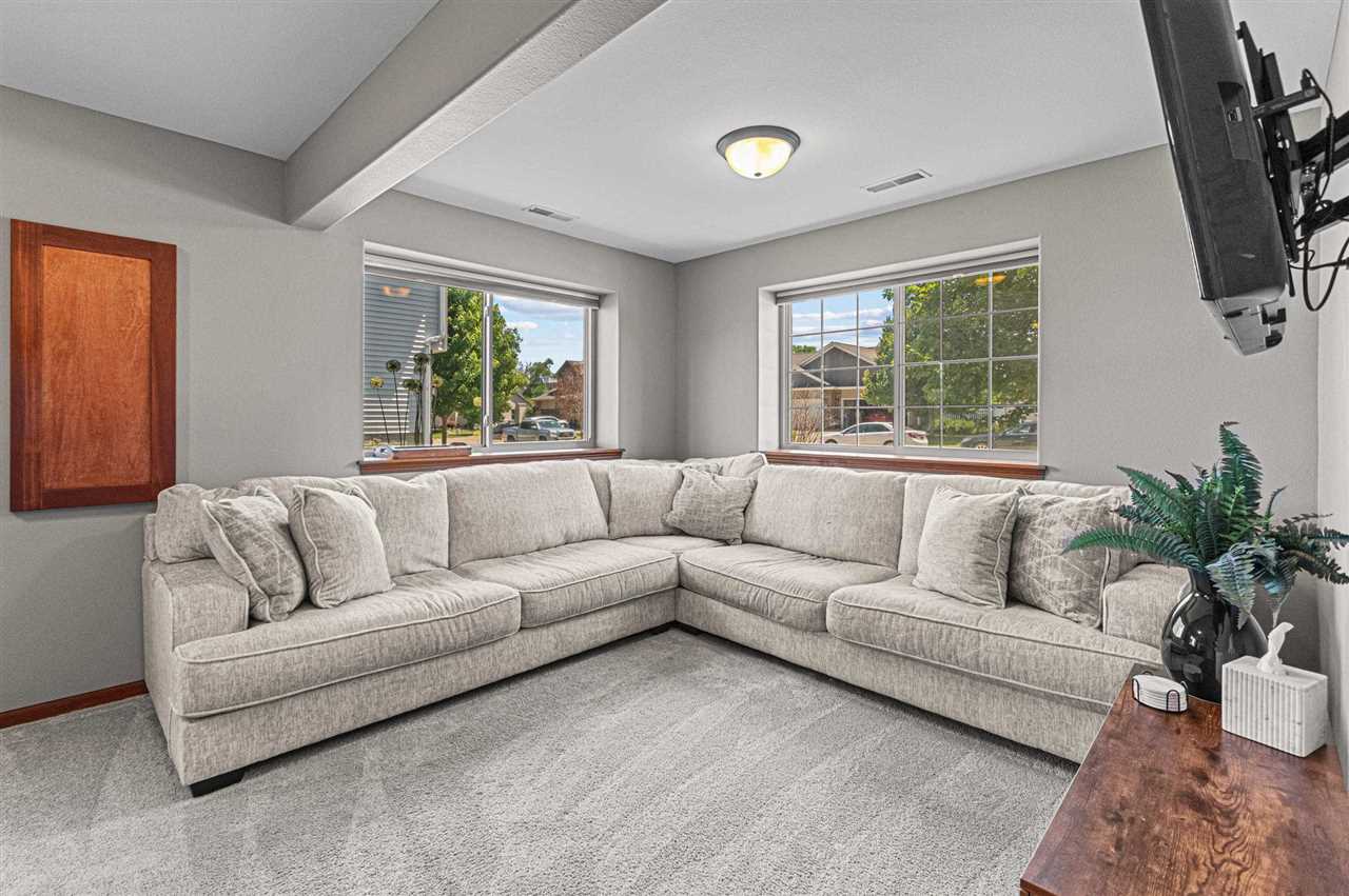 330 S Stewart North Liberty IA 52317