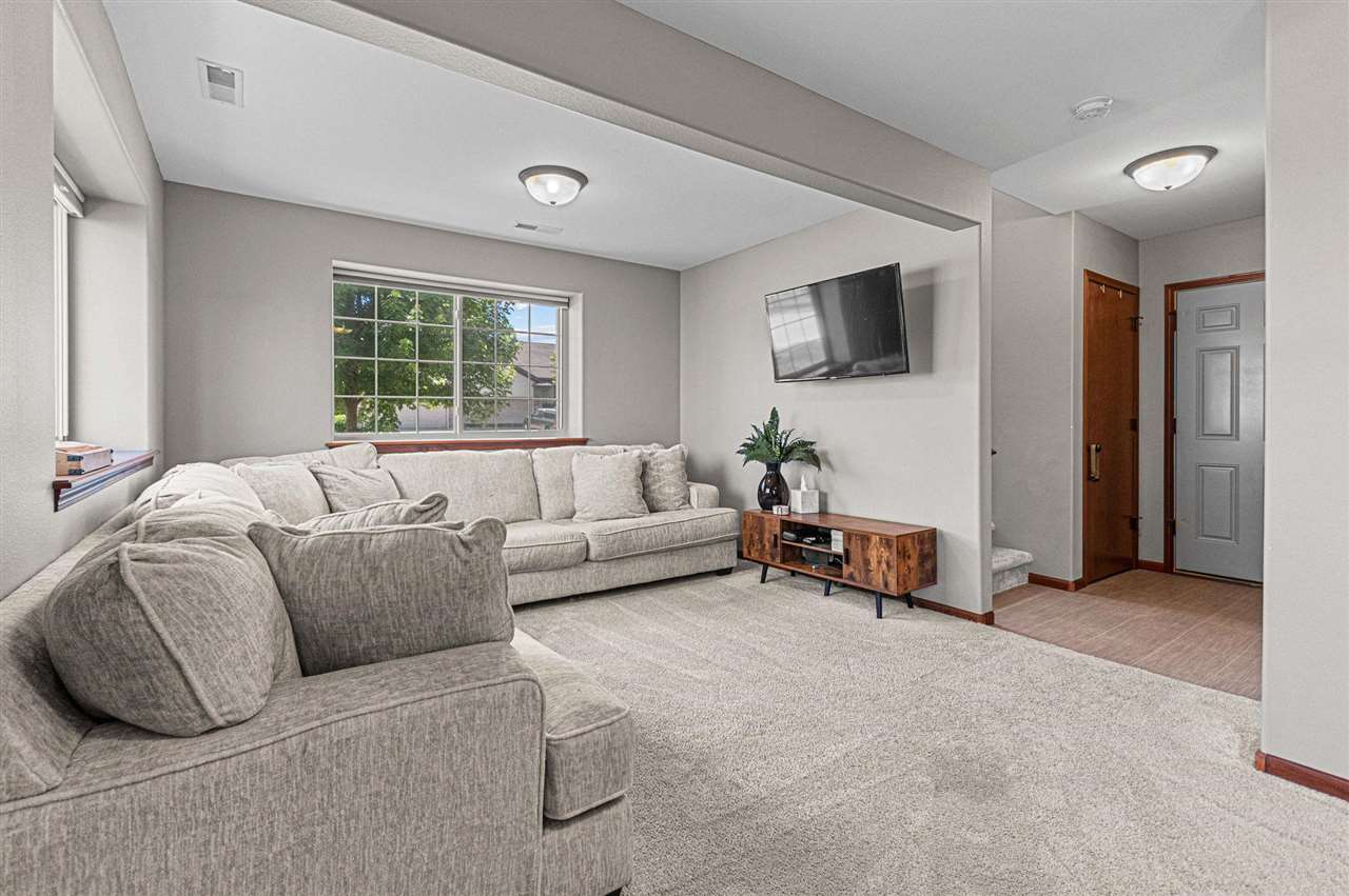 330 S Stewart North Liberty IA 52317