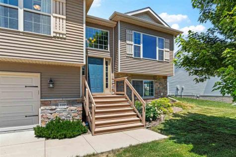 330 S Stewart North Liberty IA 52317