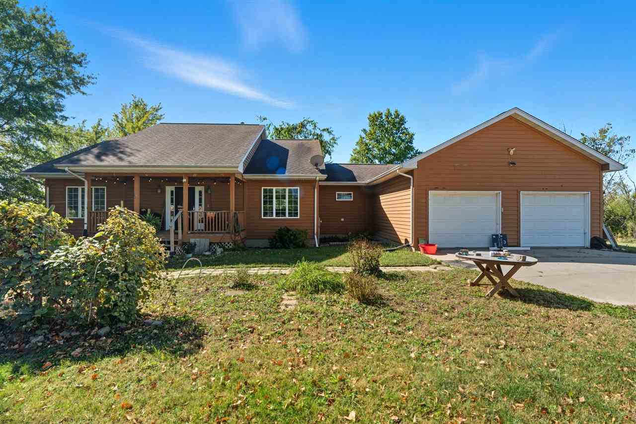 5327 Vincent Avenue NE West Branch IA 52358