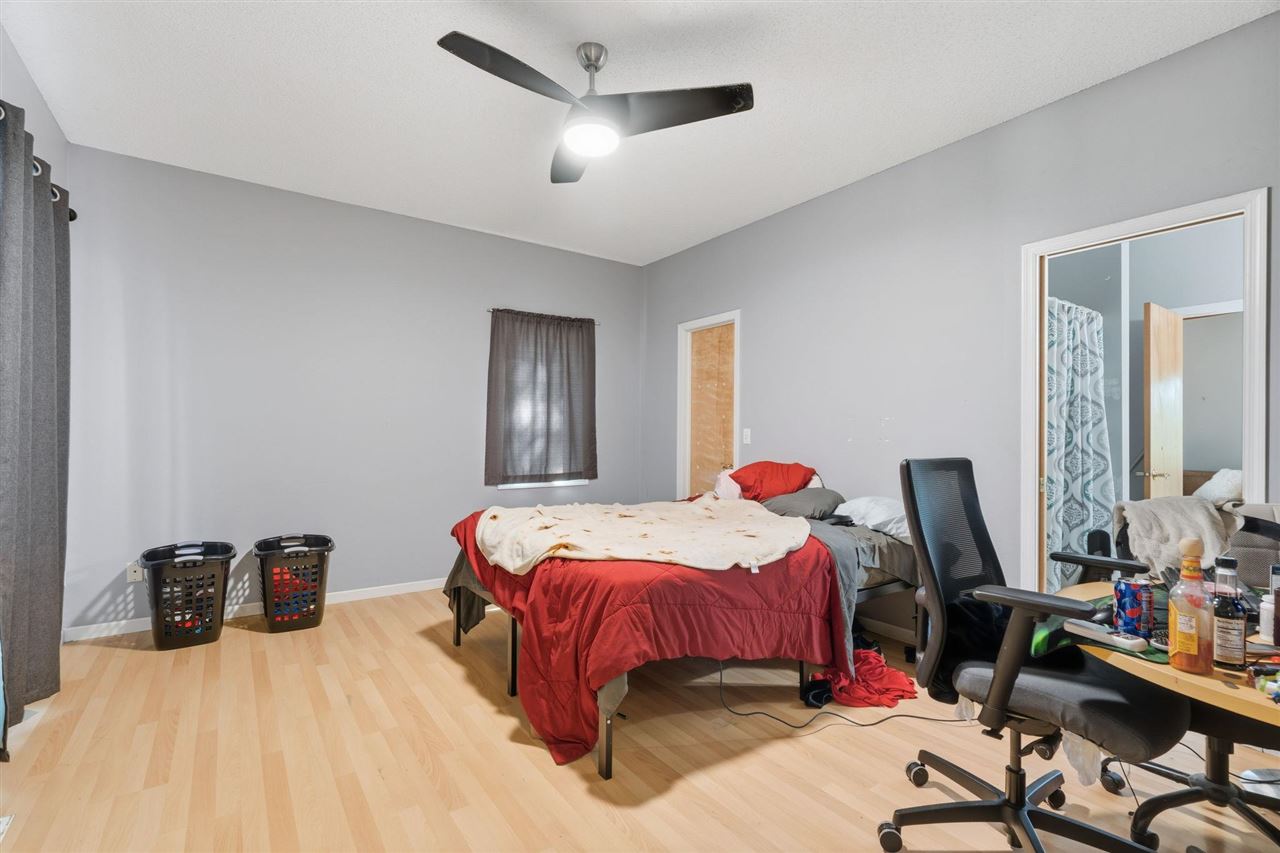 5327 Vincent Avenue NE West Branch IA 52358