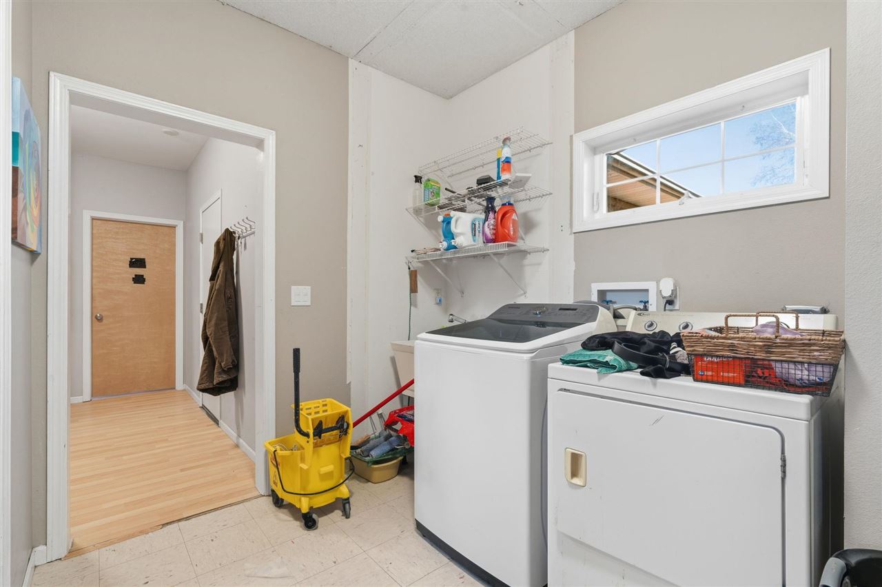 5327 Vincent Avenue NE West Branch IA 52358