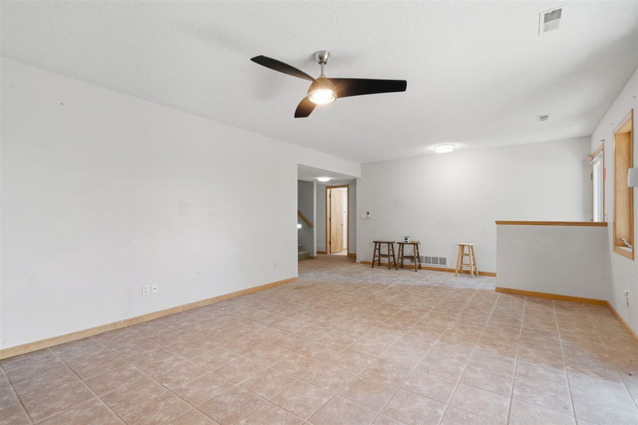5327 Vincent Avenue NE West Branch IA 52358