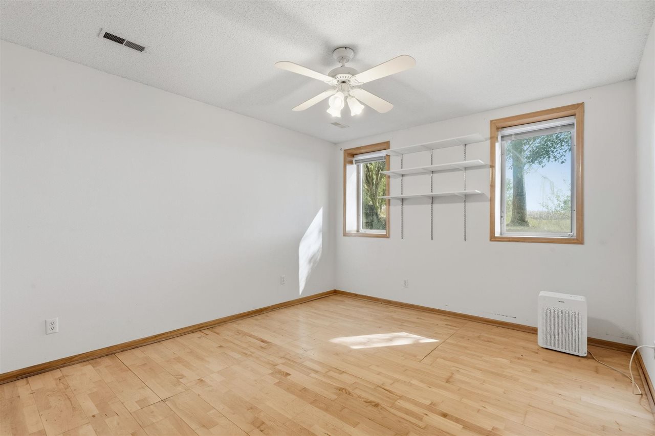5327 Vincent Avenue NE West Branch IA 52358