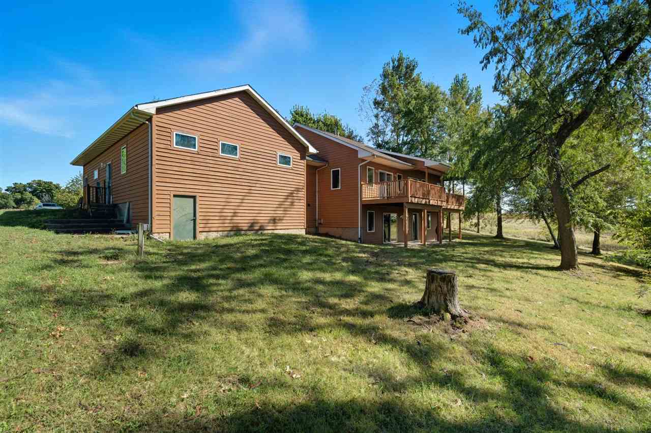 5327 Vincent Avenue NE West Branch IA 52358