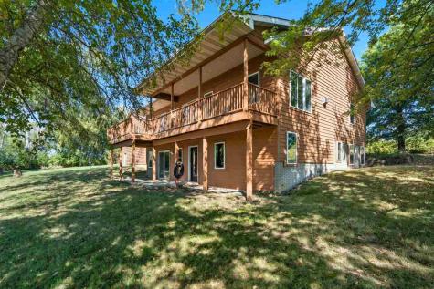 5327 Vincent Avenue NE West Branch IA 52358