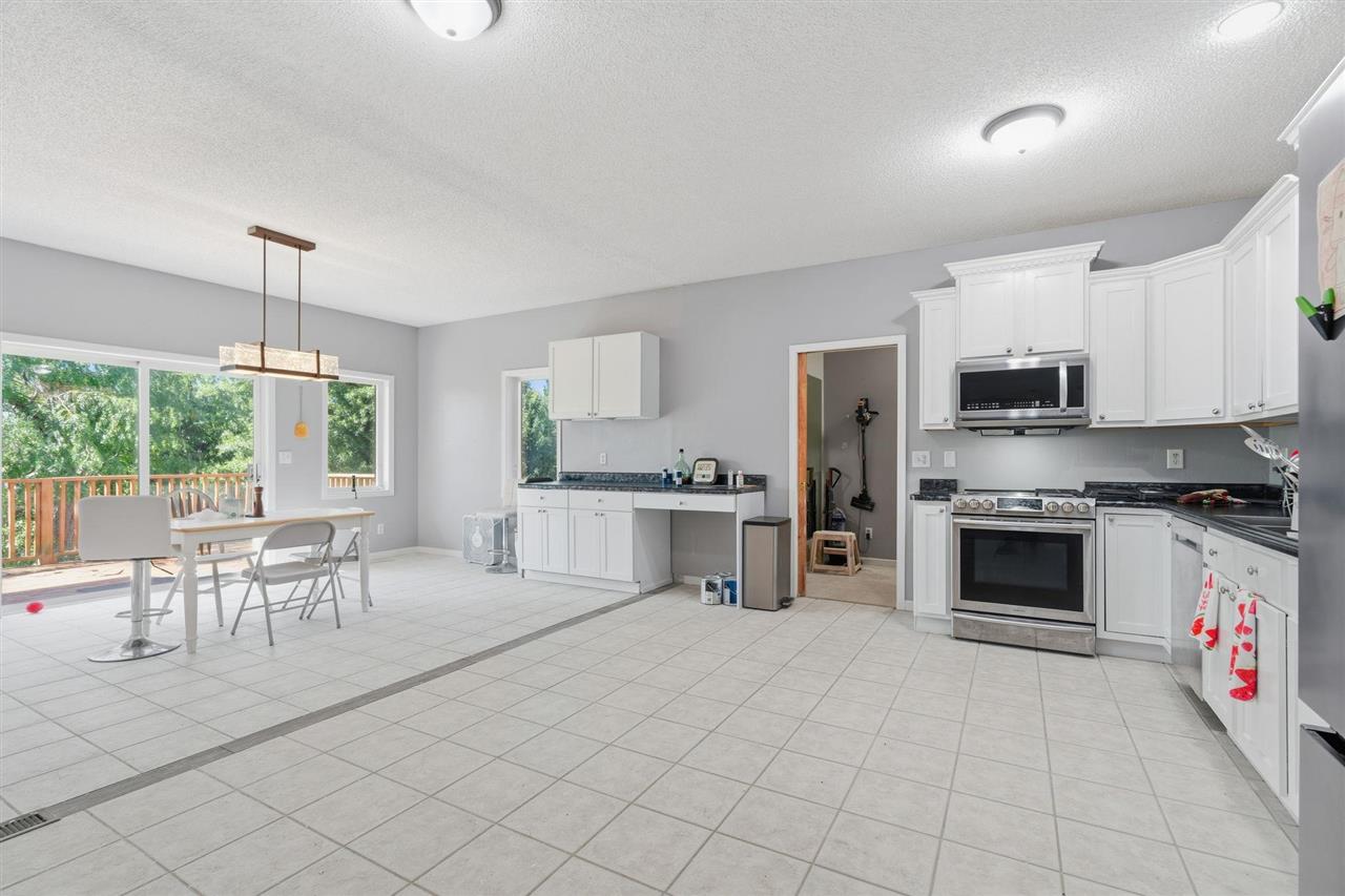 5327 Vincent Avenue NE West Branch IA 52358