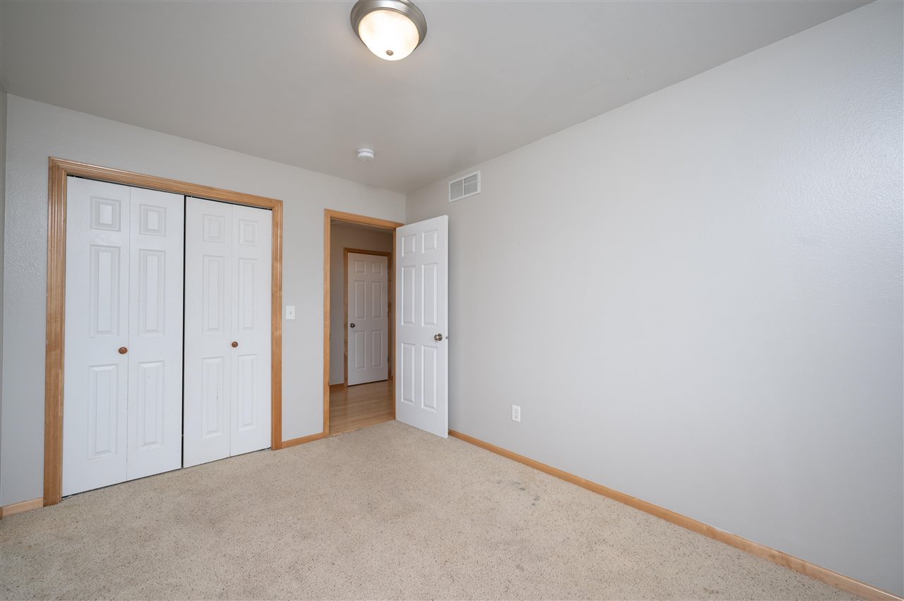 157 S Park Ridge Road North Liberty IA 52317