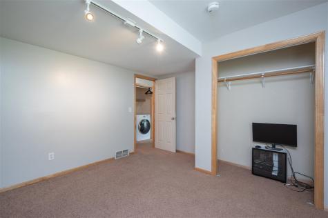 157 S Park Ridge Road North Liberty IA 52317