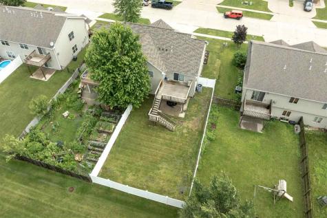 157 S Park Ridge Road North Liberty IA 52317