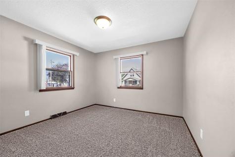 313 E 4th Street Solon IA 52333