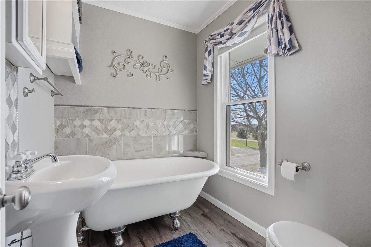 315 E Main Wayland IA 52654