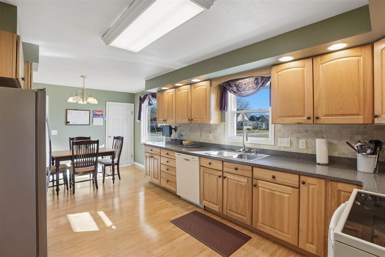 315 E Main Wayland IA 52654