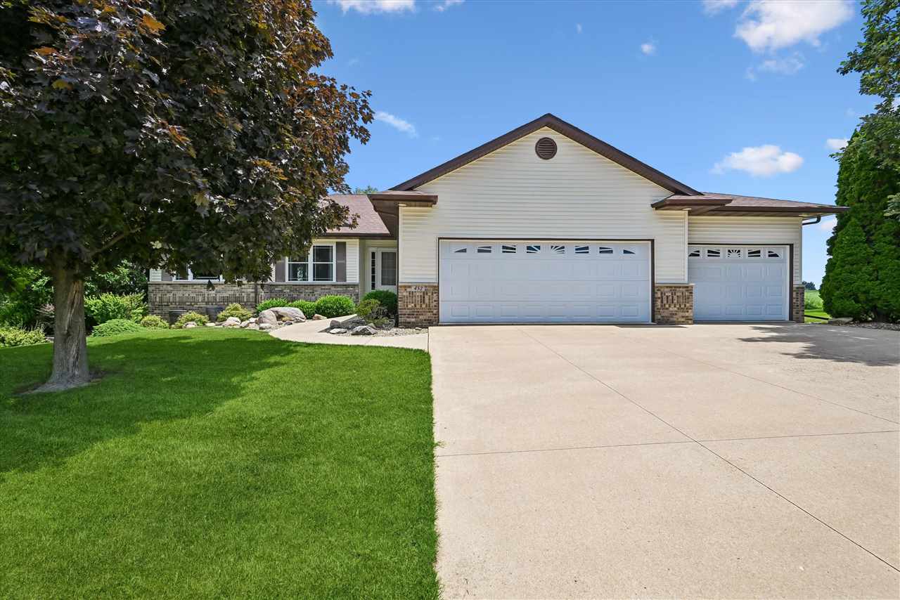 452 Sunset Drive Fairfax IA 52228