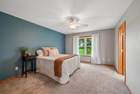 452 Sunset Drive Fairfax IA 52228