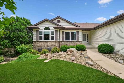 452 Sunset Drive Fairfax IA 52228
