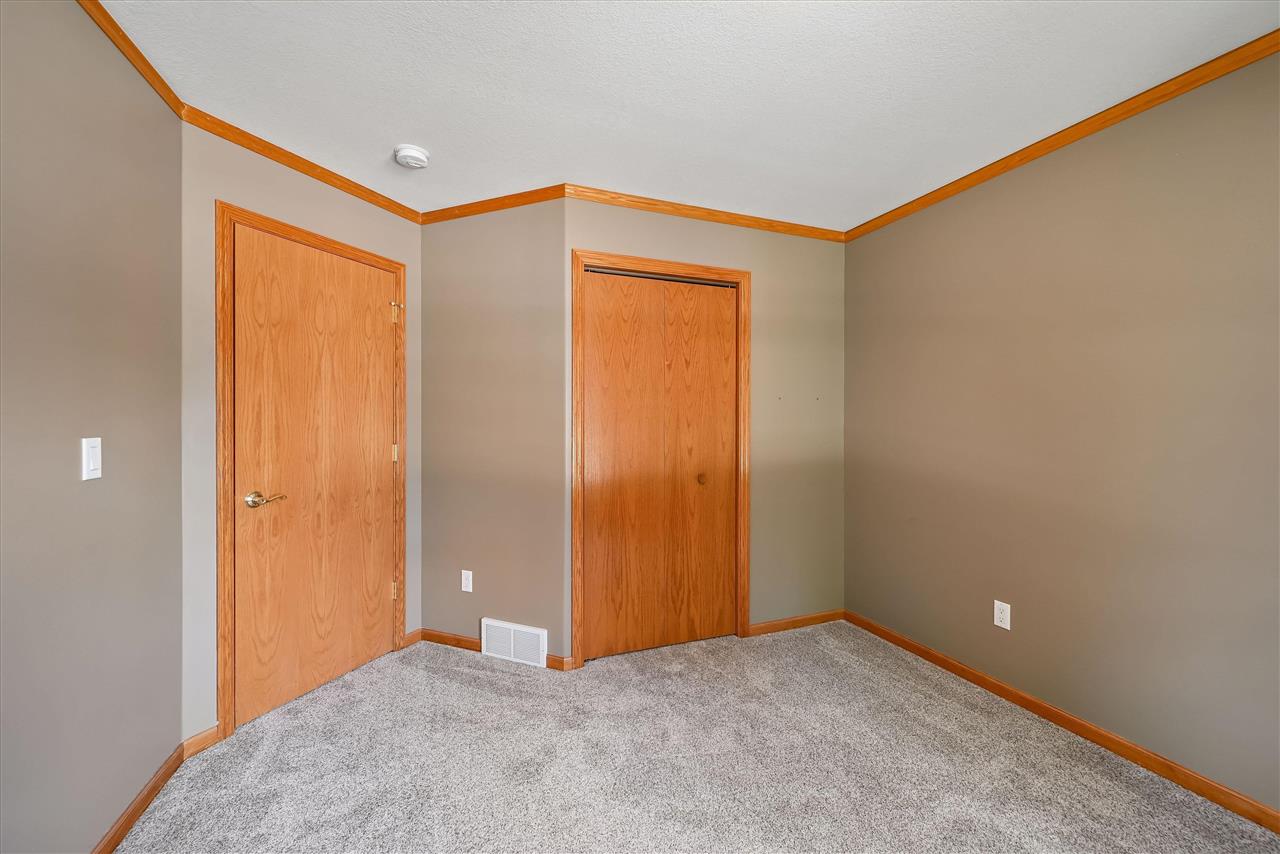 452 Sunset Drive Fairfax IA 52228