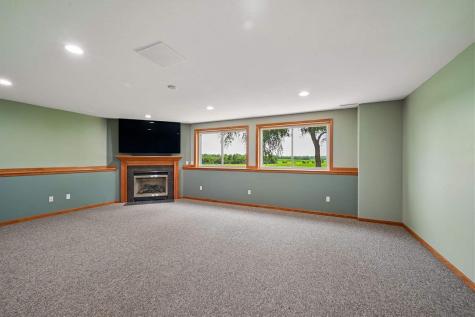 452 Sunset Drive Fairfax IA 52228