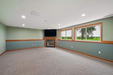 452 Sunset Drive Fairfax IA 52228