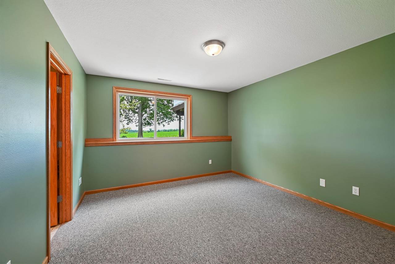 452 Sunset Drive Fairfax IA 52228
