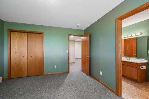 452 Sunset Drive Fairfax IA 52228