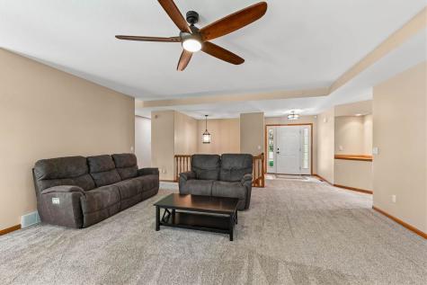 452 Sunset Drive Fairfax IA 52228