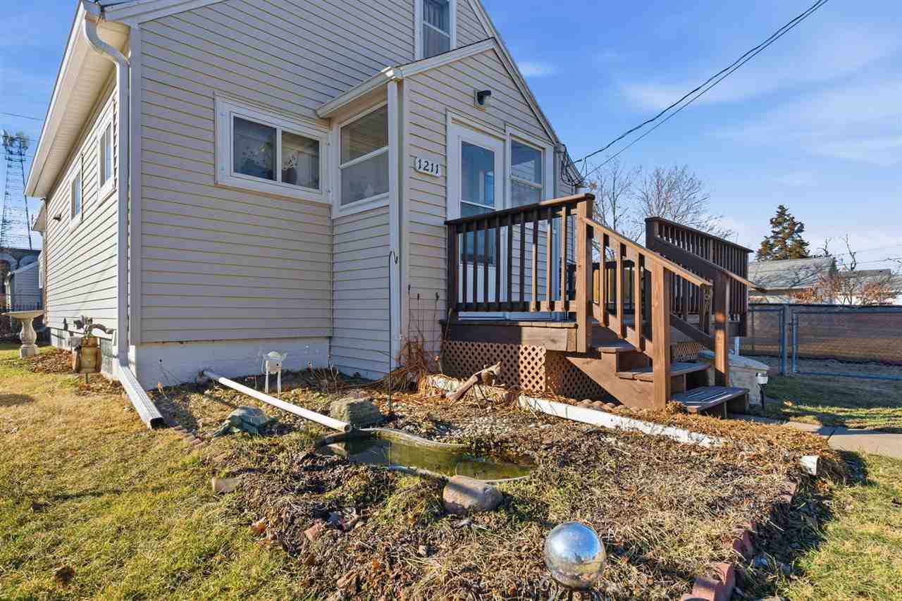 1211 22nd Avenue SW Cedar Rapids IA 52404