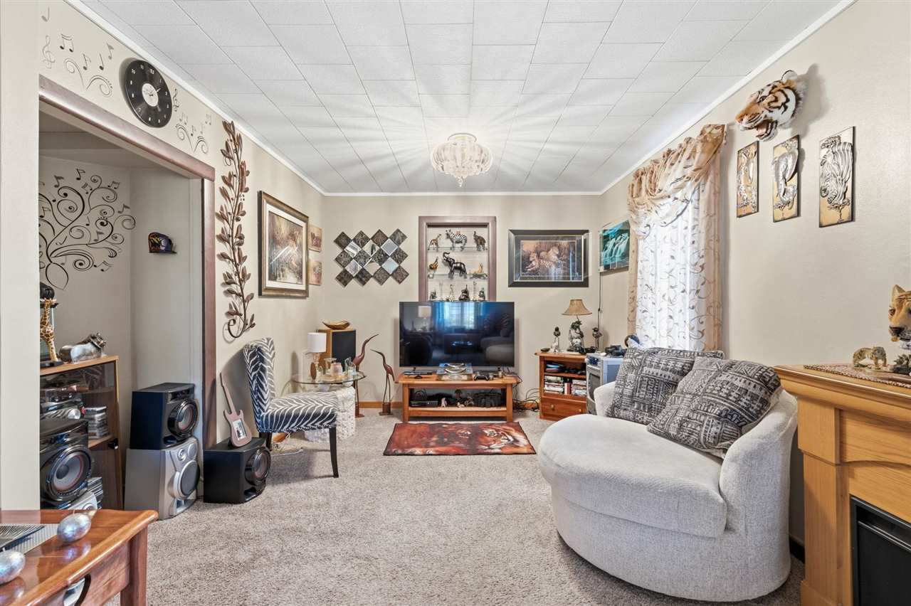 1211 22nd Avenue SW Cedar Rapids IA 52404