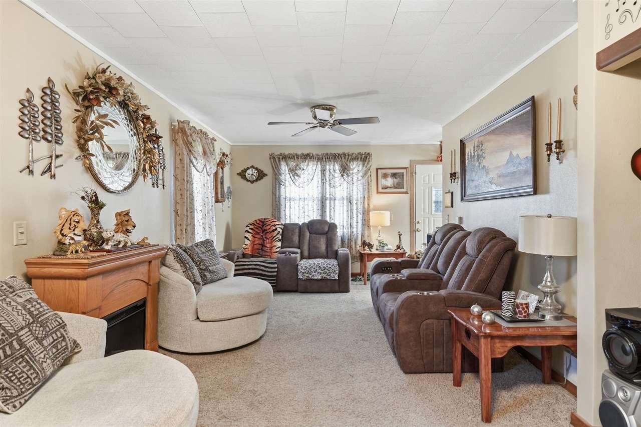 1211 22nd Avenue SW Cedar Rapids IA 52404