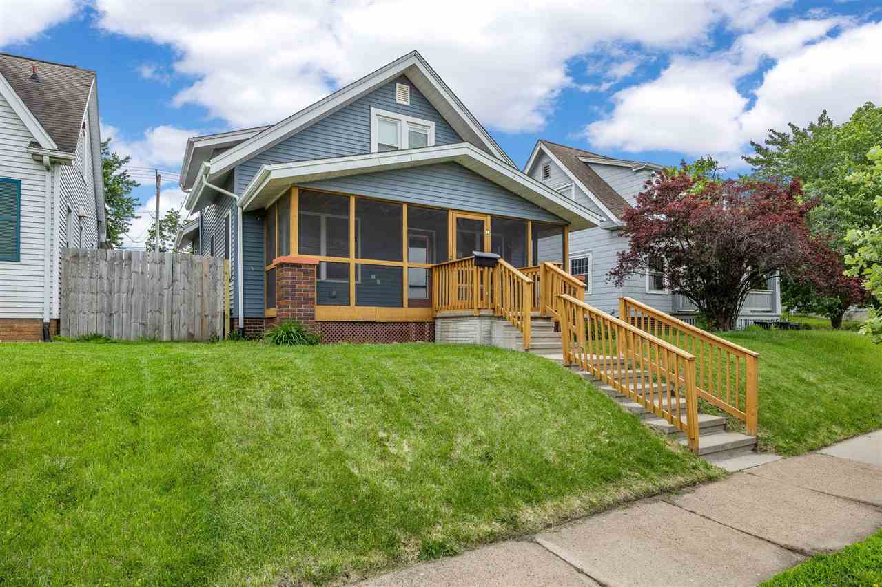 2004 C Street SW Cedar Rapids IA 52404