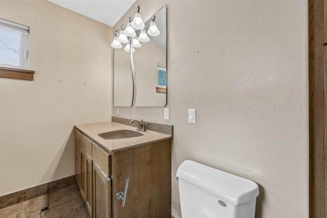 2004 C Street SW Cedar Rapids IA 52404