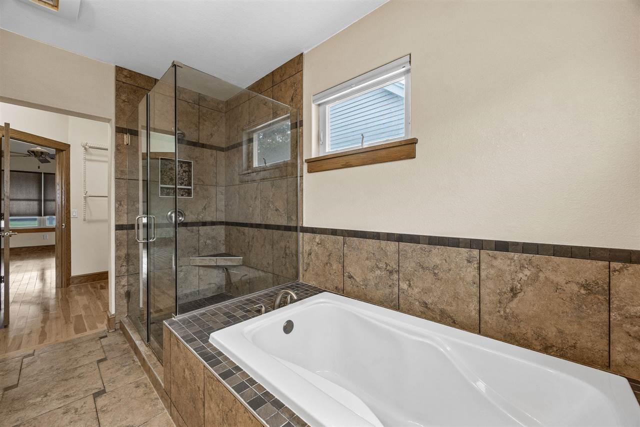 2004 C Street SW Cedar Rapids IA 52404