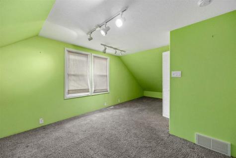 2004 C Street SW Cedar Rapids IA 52404