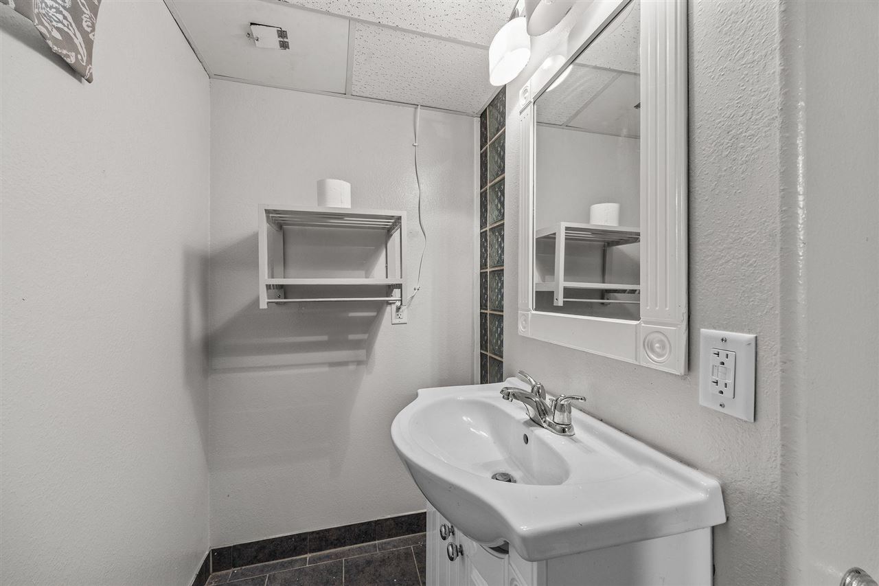 2004 C Street SW Cedar Rapids IA 52404
