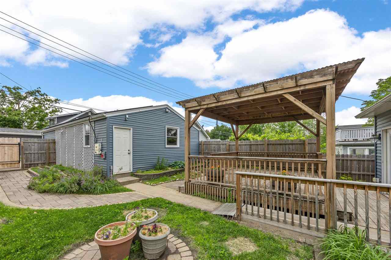 2004 C Street SW Cedar Rapids IA 52404