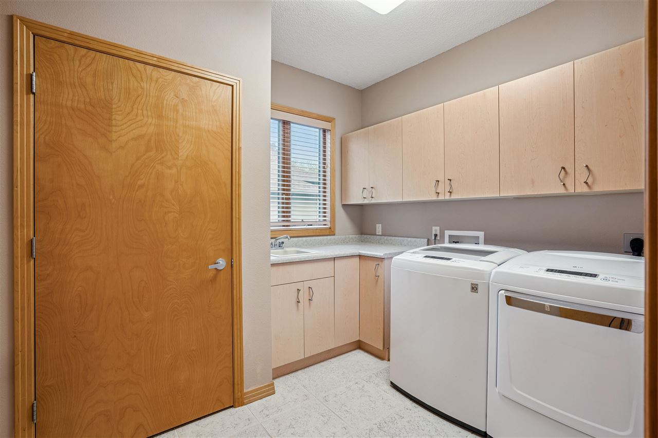 2713 Oakmont Court Coralville IA 52241