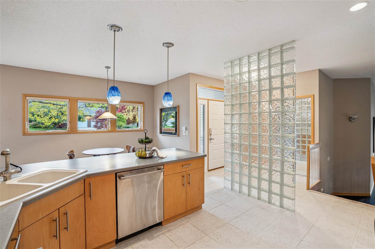 2713 Oakmont Court Coralville IA 52241