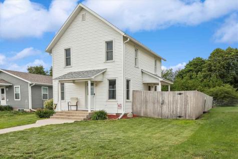 302 W Linn Street Lone Tree IA 52755
