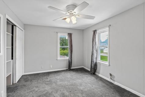 302 W Linn Street Lone Tree IA 52755